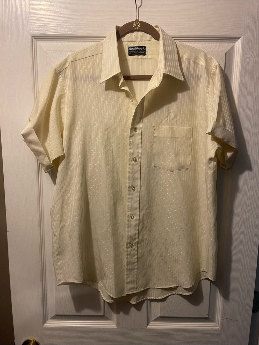 Vintage Royal Knight Short-Sleeve Button-Down Shirt in Light Yellow Cream